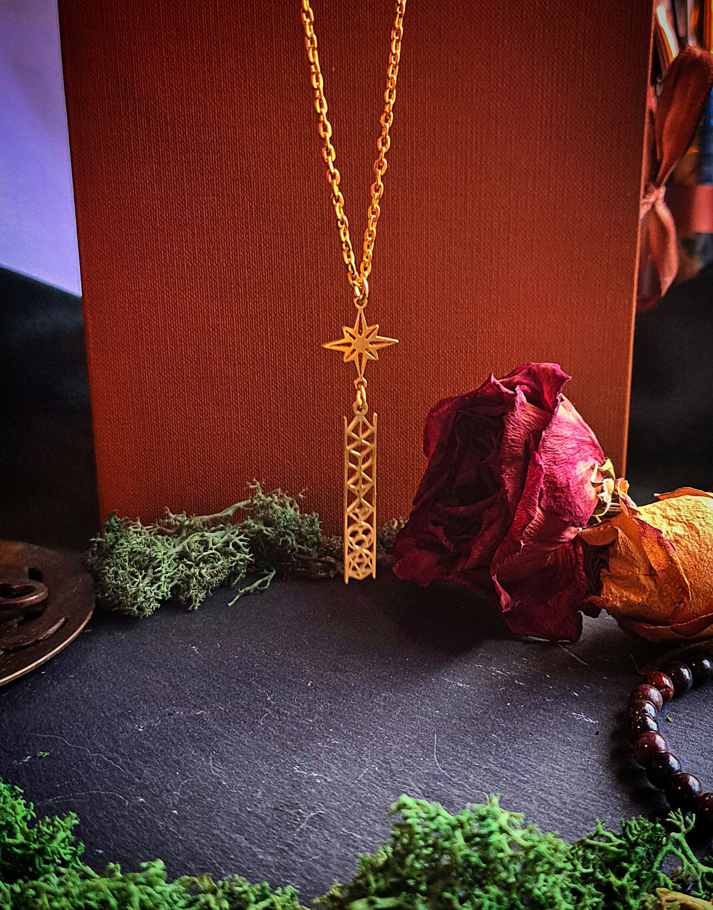 Dice Set Outline North Star Necklace