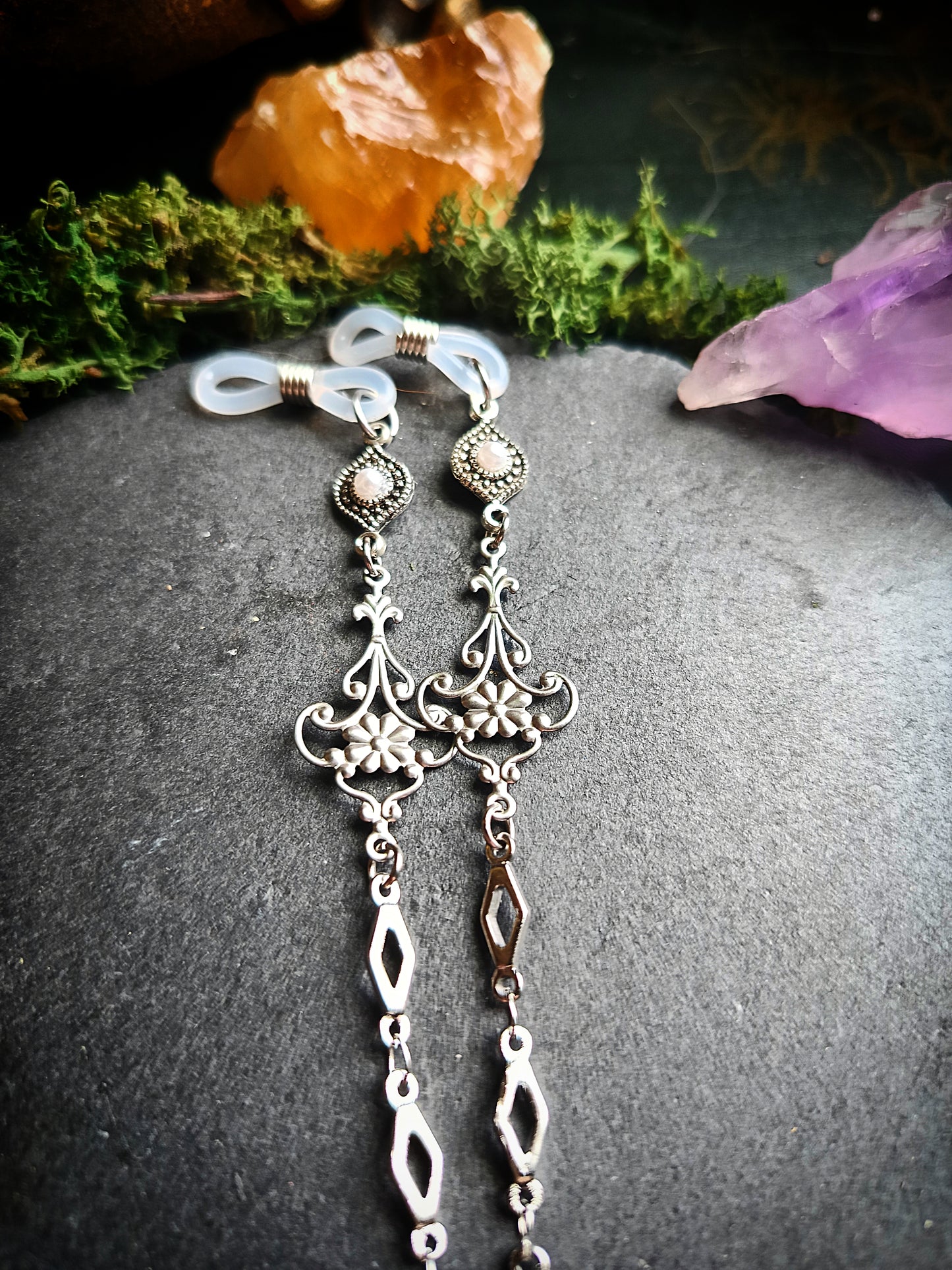 Filigree Pearl Glasses Chain